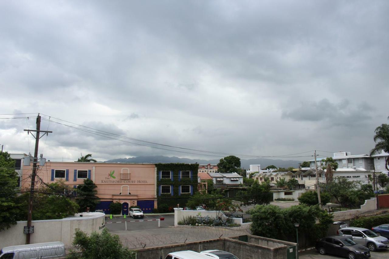 Cityscape At Chelsea Manor / New Kingston Studio!アパートメント エクステリア 写真